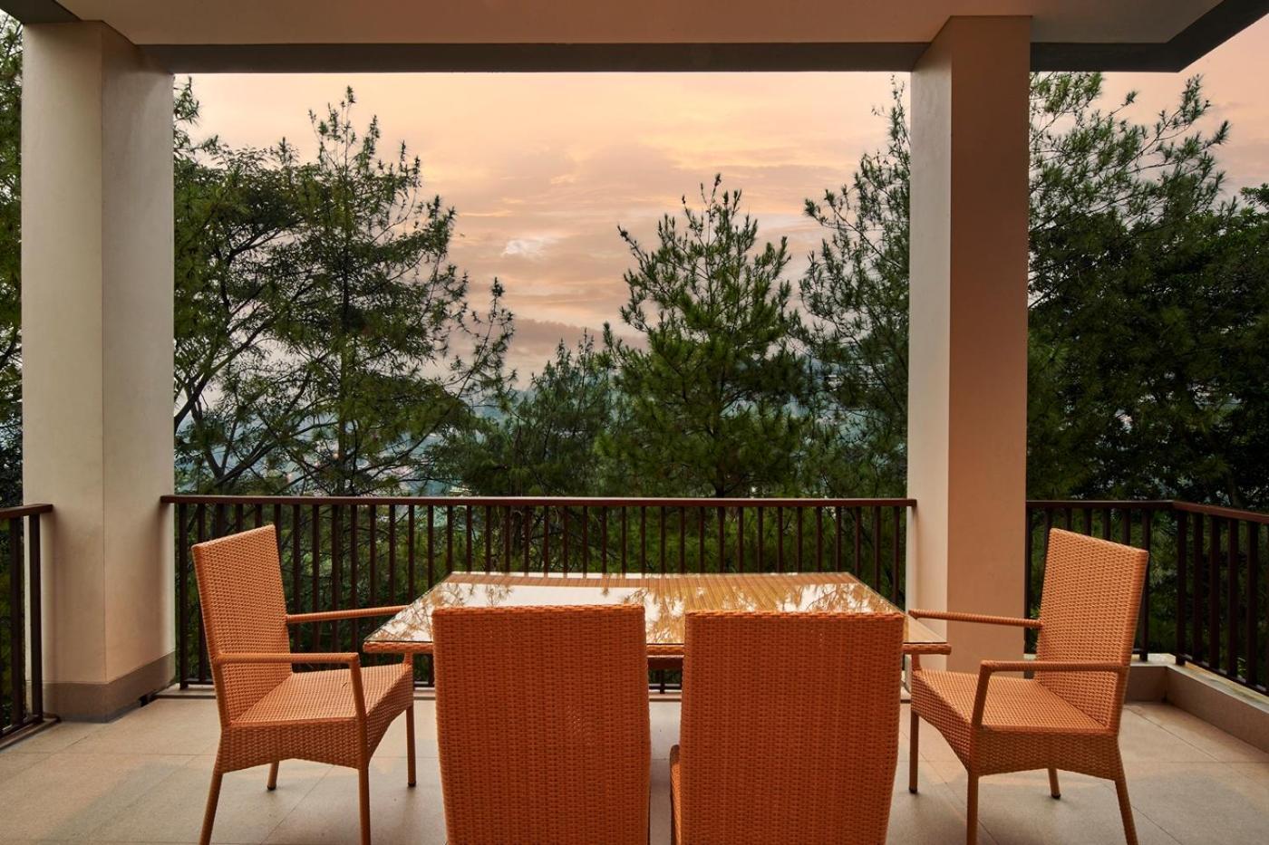 Anindya Hill View Villa 7 Bedrooms With A Private Swimming Pool Bandung Exteriér fotografie